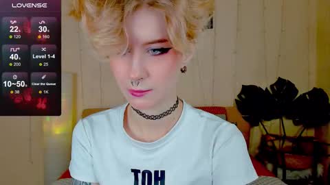 Snapshot of angel_julles chatting on 11-08-25, 01:06 Angel Dust online show from 11-08-25, 01:06