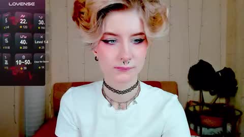 Snapshot of angel_julles chatting on 11-10-25, 08:02 Angel Dust online show from 11-10-25, 08:02