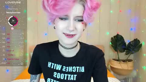 Snapshot of angel_julles chatting on 02-23-26, 01:25 Angel Dust online show from 02-23-26, 01:25