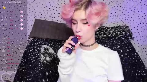 Snapshot of angel_julles chatting on 03-15-26, 08:09 Angel Dust online show from 03-15-26, 08:09