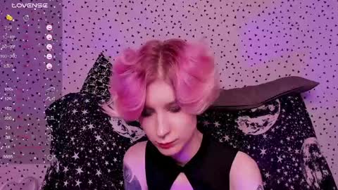 Snapshot of angel_julles chatting on 05-17-26, 02:20 Angel Dust online show from 05-17-26, 02:20