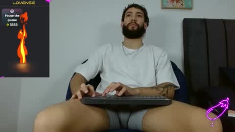 Snapshot of angel_kyrozz chatting on 12-14-25, 08:02 angel_kyrozz online show from 12-14-25, 08:02