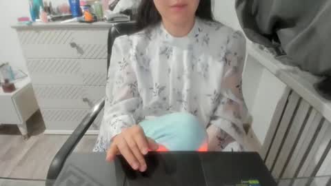 angel_lee__ online show from 01-04-25, 05:47