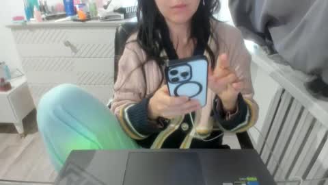 angel_lee__ online show from 01-05-25, 03:43