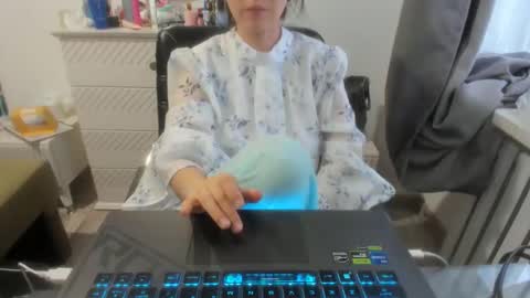 angel_lee__ online show from 01-23-25, 11:15