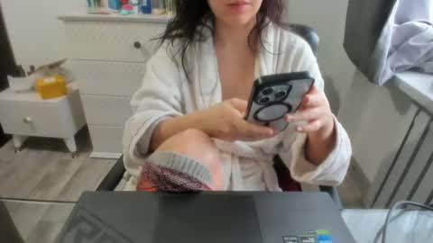 angel_lee__ online show from 01-28-25, 10:56