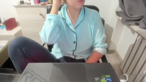 angel_lee__ online show from 02-09-25, 12:19