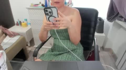 angel_lee__ online show from 02-16-25, 07:48