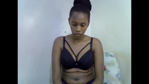 Snapshot of angel_mia5 chatting on 12-22-25, 03:25 angel_mia5 online show from 12-22-25, 03:25