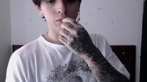 Snapshot of angel_miguel_ chatting on 05-30-26, 06:49 Angel Scott online show from 05-30-26, 06:49