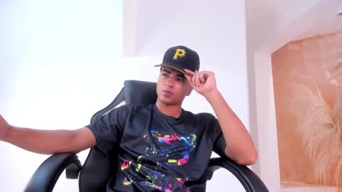 Snapshot of angel_nicolas chatting on 12-08-24, 02:49 ANGEL online show from 12-08-24, 02:49