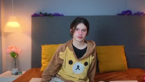 Angel online show from 01-12-25, 03:49