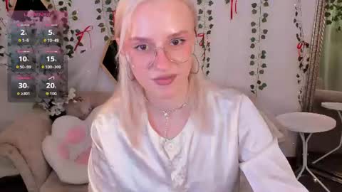 Snapshot of angel_tessa chatting on 06-17-26, 08:43 Angelica online show from 06-17-26, 08:43