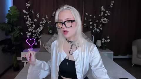 Snapshot of angel_tessa chatting on 06-20-26, 01:58 Angelica online show from 06-20-26, 01:58