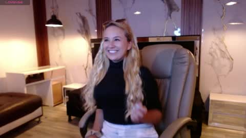 Snapshot of angel_white25 chatting on 03-30-26, 11:33 Angel online show from 03-30-26, 11:33