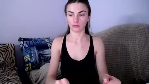 Snapshot of angel_zoe77 chatting on 01-11-25, 12:18 Zoe online show from 01-11-25, 12:18