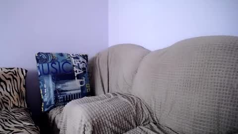 Snapshot of angel_zoe77 chatting on 10-07-25, 08:33 Zoe online show from 10-07-25, 08:33