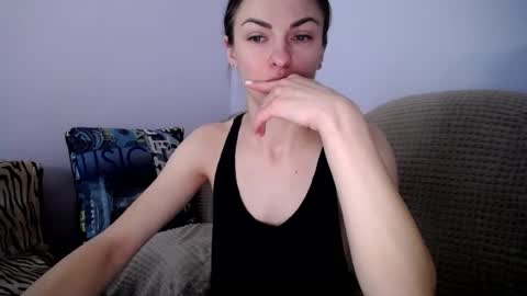 Snapshot of angel_zoe77 chatting on 11-04-25, 09:30 Zoe online show from 11-04-25, 09:30