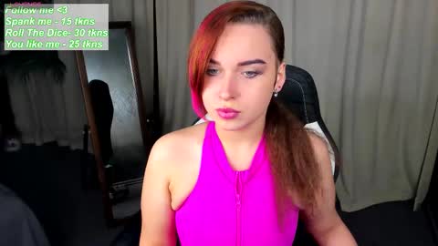 Snapshot of angela_coy chatting on 10-17-25, 08:00 angela_coy online show from 10-17-25, 08:00