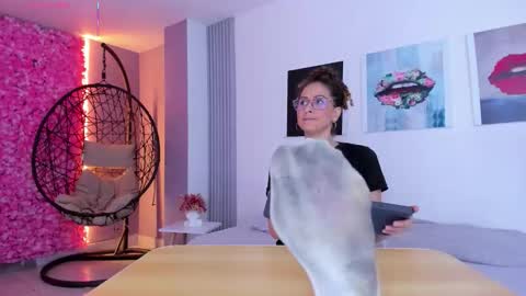 A N G E LA.  online show from 09-12-25, 03:28