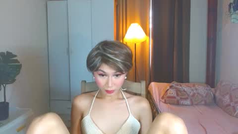 angela online show from 10-10-25, 12:20