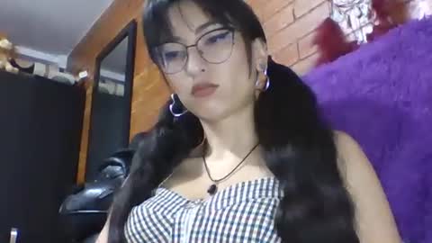 Snapshot of angela_mis chatting on 12-18-25, 06:36 Angela online show from 12-18-25, 06:36