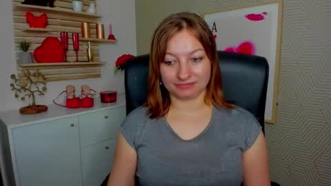 Angela online show from 05-06-26, 05:35