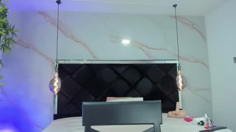 ANGELA online show from 10-08-25, 12:14