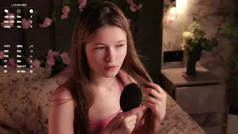 Snapshot of angelabalay chatting on 06-08-26, 12:27 Mary online show from 06-08-26, 12:27