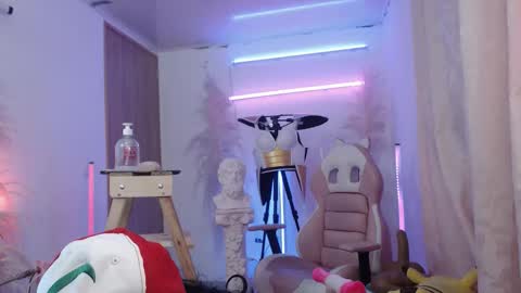 Angela Cianuro online show from 11-30-25, 02:59