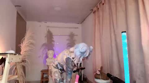 Snapshot of angelacianuro_2 chatting on 02-20-26, 02:52 Angela Cianuro online show from 02-20-26, 02:52