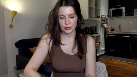 Snapshot of angeladarkk chatting on 12-23-24, 08:14 Angela online show from 12-23-24, 08:14