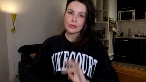 Snapshot of angeladarkk chatting on 01-26-25, 09:40 Angela online show from 01-26-25, 09:40