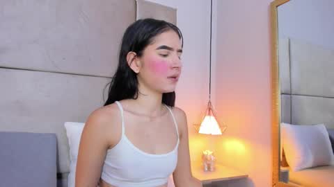 Snapshot of angelag_ chatting on 11-25-25, 08:20 angelag_ online show from 11-25-25, 08:20