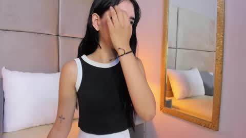 Snapshot of angelag_ chatting on 11-26-25, 08:43 angelag_ online show from 11-26-25, 08:43