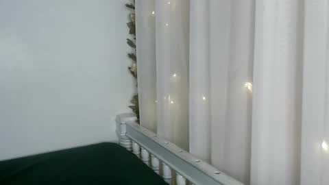 Snapshot of angelainparis28 chatting on 09-21-25, 04:03 ANGELA online show from 09-21-25, 04:03