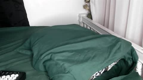 Snapshot of angelainparis28 chatting on 09-22-25, 05:31 ANGELA online show from 09-22-25, 05:31