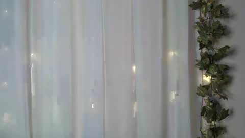 Snapshot of angelainparis28 chatting on 10-06-25, 12:52 ANGELA online show from 10-06-25, 12:52