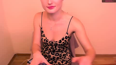 Snapshot of angelalice_ chatting on 12-21-24, 02:58 Alice online show from 12-21-24, 02:58