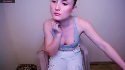 Snapshot of angelalice_ chatting on 03-08-25, 08:22 Alice online show from 03-08-25, 08:22