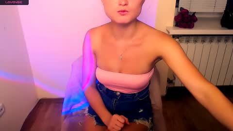 Snapshot of angelalice_ chatting on 09-20-25, 08:15 Alice online show from 09-20-25, 08:15