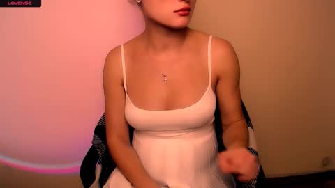 Snapshot of angelalice_ chatting on 10-24-25, 06:32 Alice online show from 10-24-25, 06:32