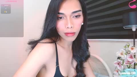 Snapshot of angelamonroe chatting on 12-14-25, 02:22 SENORITA online show from 12-14-25, 02:22