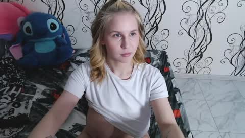 Angela online show from 04-08-26, 06:57