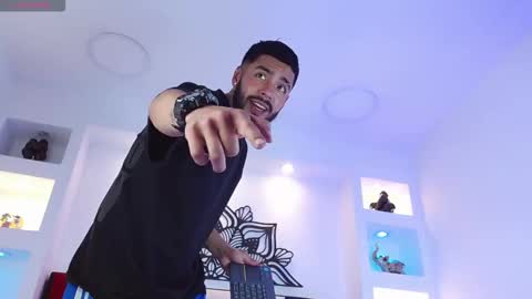 Snapshot of angelbacker chatting on 12-20-25, 04:19 Angel online show from 12-20-25, 04:19