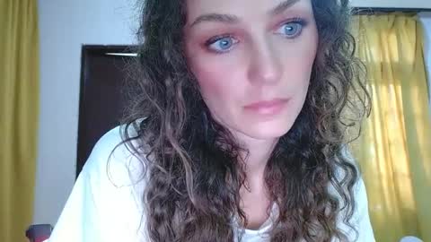 Snapshot of angelbel1e chatting on 02-24-25, 03:33 Angelbel1e online show from 02-24-25, 03:33