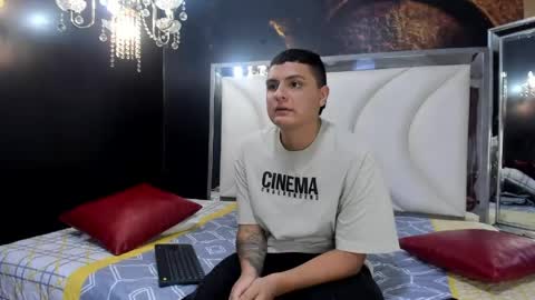 Snapshot of angelblue__ chatting on 06-06-26, 08:35 angelblue online show from 06-06-26, 08:35