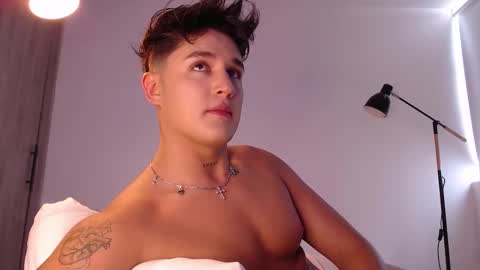 Angel online show from 09-21-25, 06:42