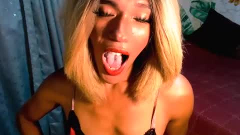 Snapshot of angeldark_satisfactionxxx chatting on 11-04-25, 05:17 ANGELDARK online show from 11-04-25, 05:17