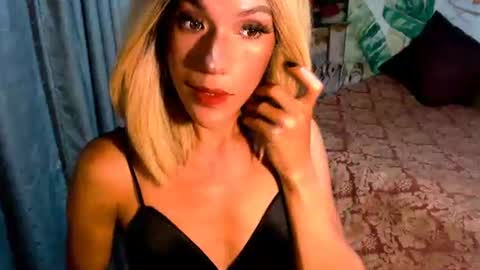 Snapshot of angeldark_satisfactionxxx chatting on 11-06-25, 09:21 ANGELDARK online show from 11-06-25, 09:21